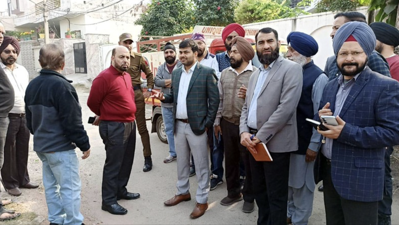 Commissioner JMC conducts tour of Trikuta Nagar area